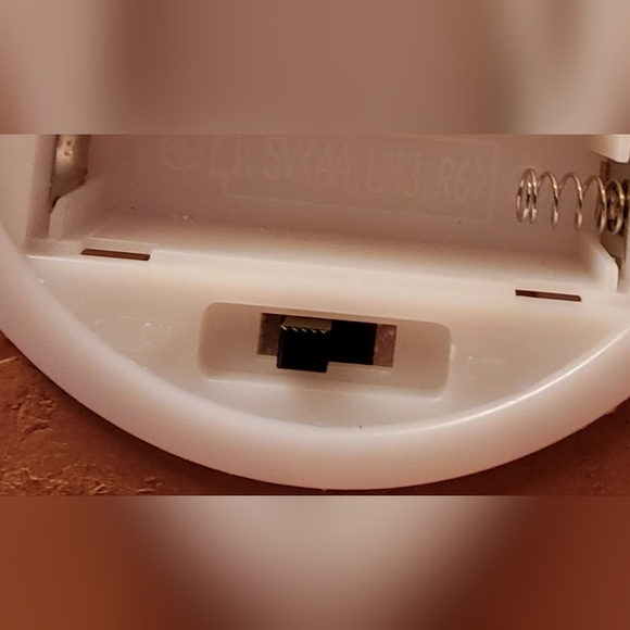 New in Box- Light Up-Led Tabletop Gingerbread Junction House by Kirk S. Alder - Picture 12 of 12